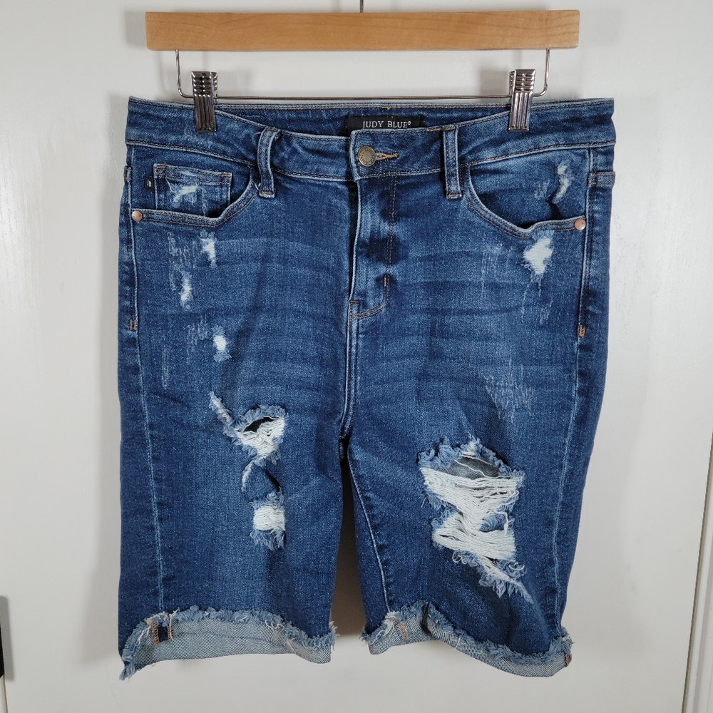 Judy Blue Highwaisted Destroyed Mid-Thigh Denim Shorts Size Large
